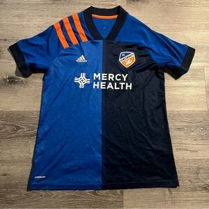Adidas FC Cincinnati MLS Soccer Futbol Colorblock V-Neck Jersey Blue Large